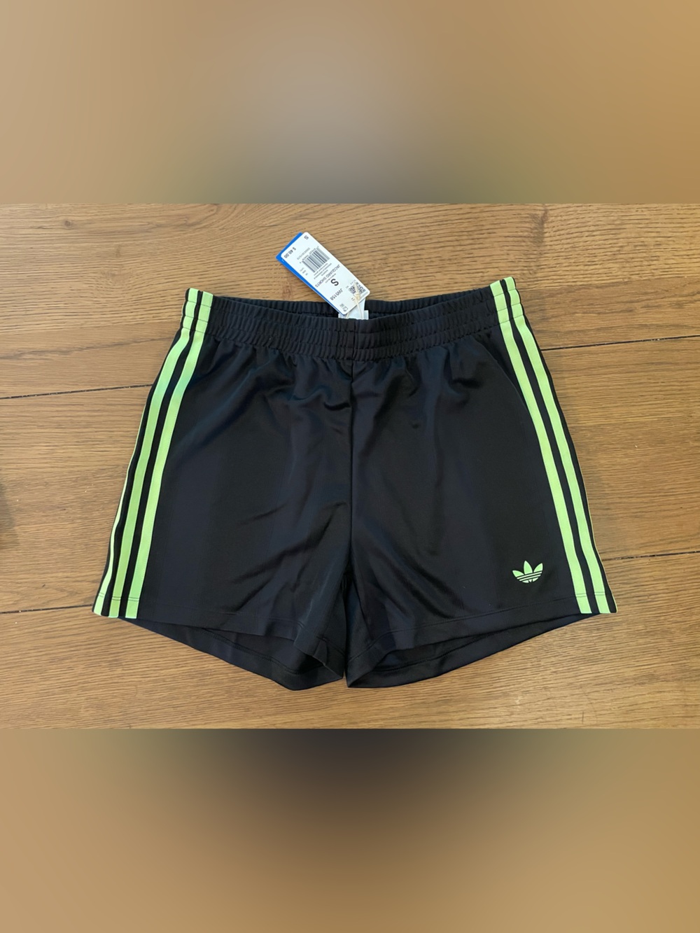 Adidas Originals Women’s Black & Neon Green Striped Shorts size Small #153